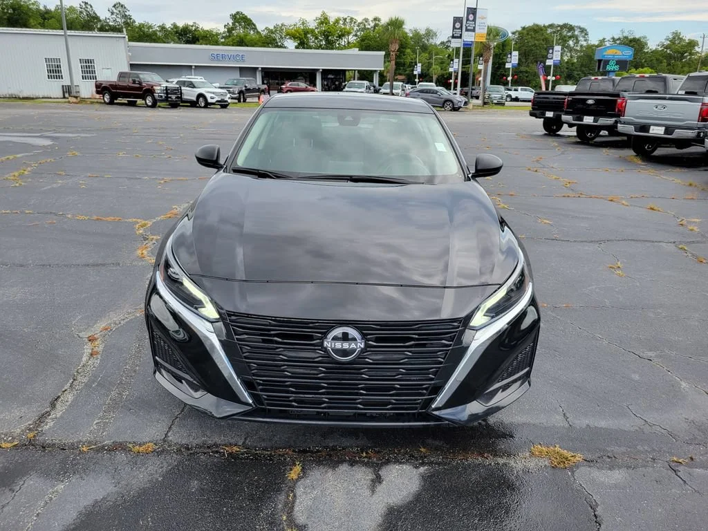 Used 2024 Black Nissan 2.5 SV image 8