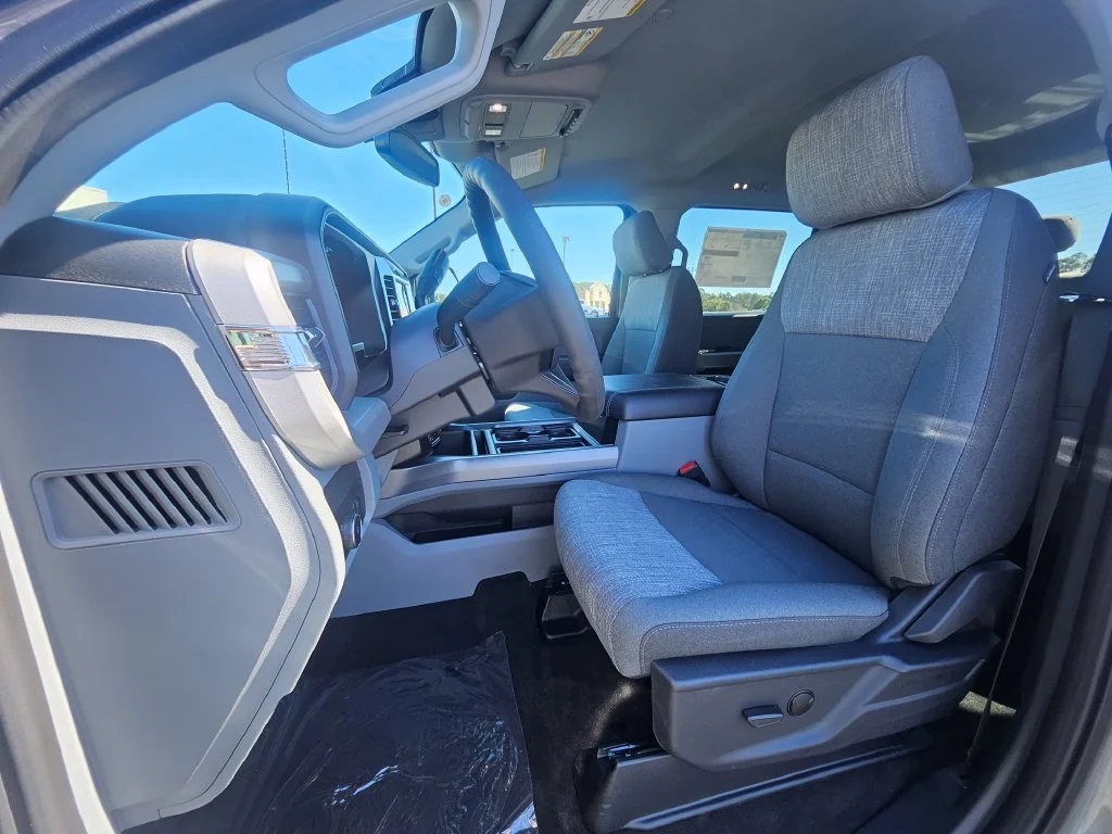 New 2027 Carbonized Gray Metallic Ford F-350® XLT image 4