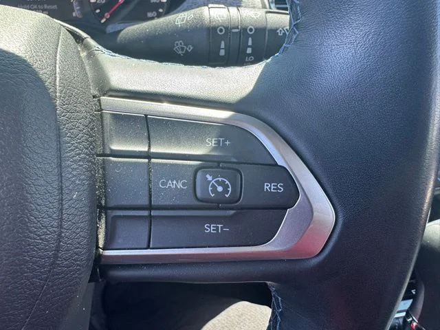 Used 2022 Diamond Black Jeep Latitude image 19