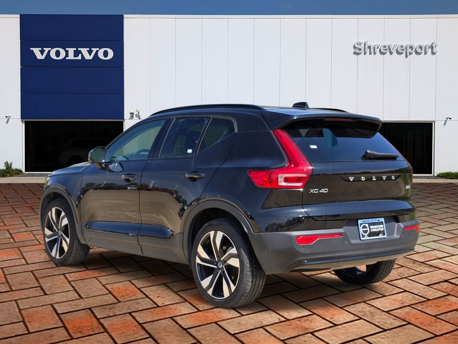 Used 2025 Black Volvo Plus Dark Theme image 6