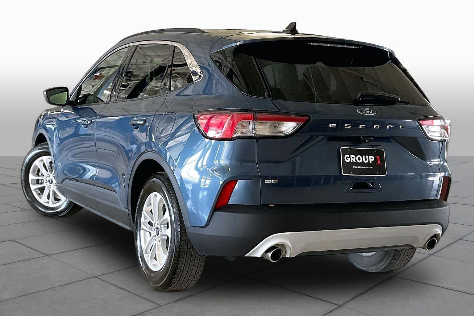Used 2020 Blue Metallic Ford SE image 11
