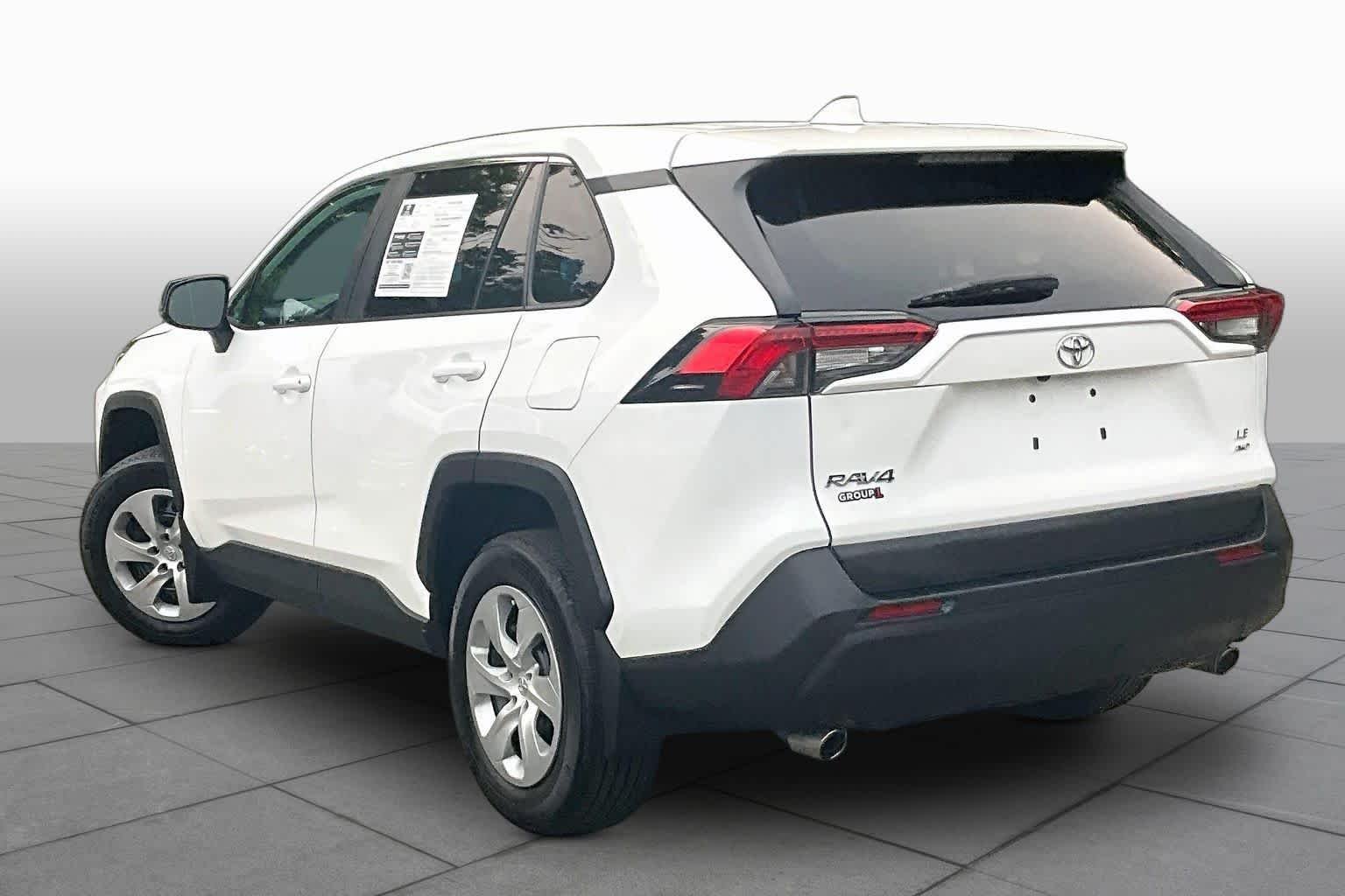 Used 2023 Ice Cap Toyota LE image 12