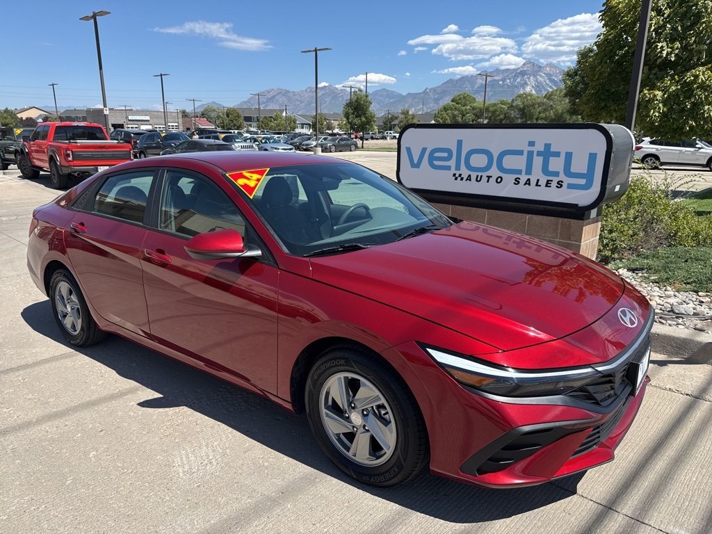 2024 Hyundai Elantra SE