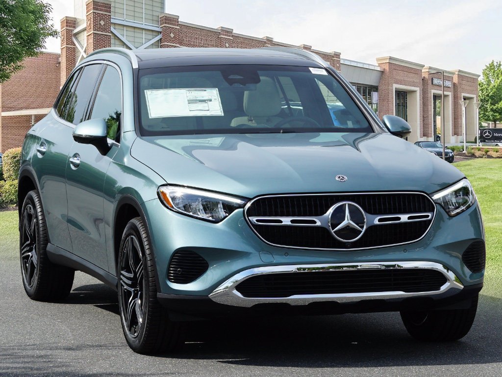 New 2027 Verde Silver Metallic Mercedes-Benz GLC 300 image 39