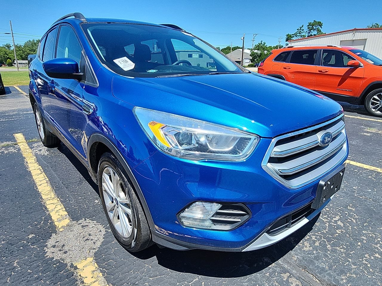 Used 2017 Blue Ford SE image 1