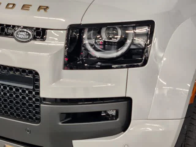 New 2026 Borasco Grey Metallic Land Rover OCTA image 21
