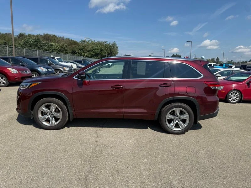 Used 2017 Red Toyota Limited image 21