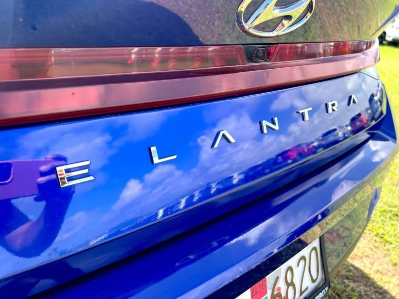 Used 2023 Blue Hyundai SEL image 11