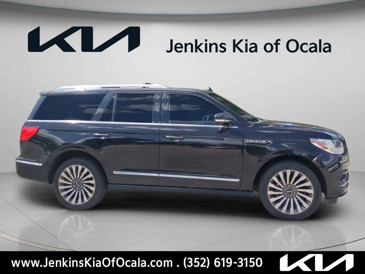 Used 2021 Black Lincoln Reserve image 2