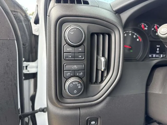Used 2025 White Chevrolet Custom Trail Boss image 33