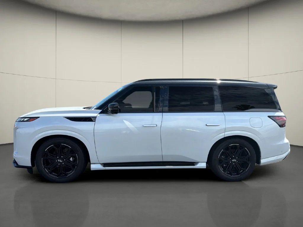 New 2027 2T RADIANT WHIT INFINITI Sport 4WD image 4