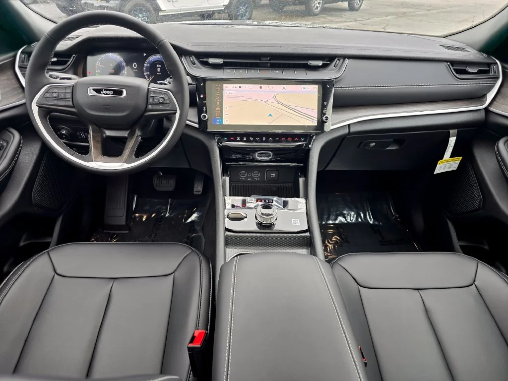 New 2027 Gray Jeep Limited image 6