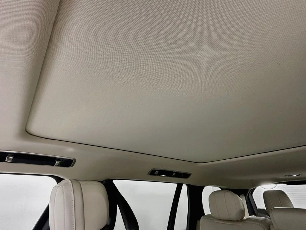 New 2026 Fuji White Land Rover SE image 22