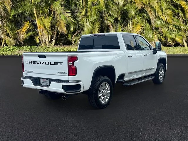 Used 2024 White Chevrolet High Country image 4