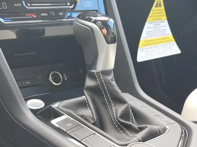2025 Volkswagen Taos SE - Photo 23