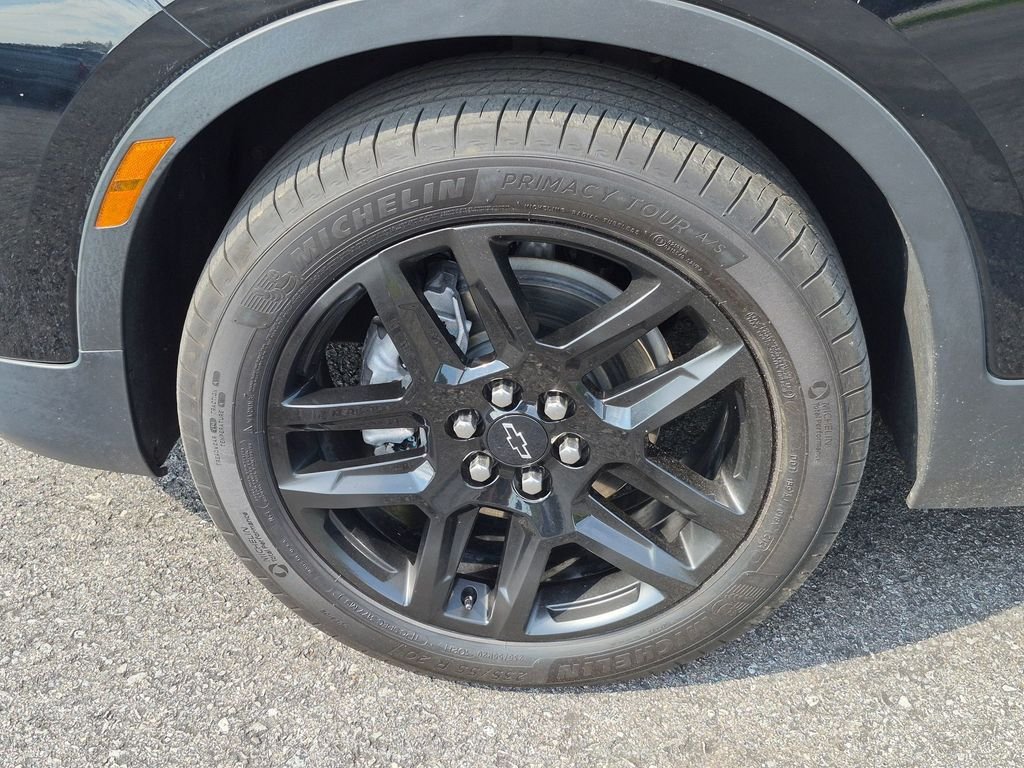 Used 2025 Black Chevrolet LT image 12