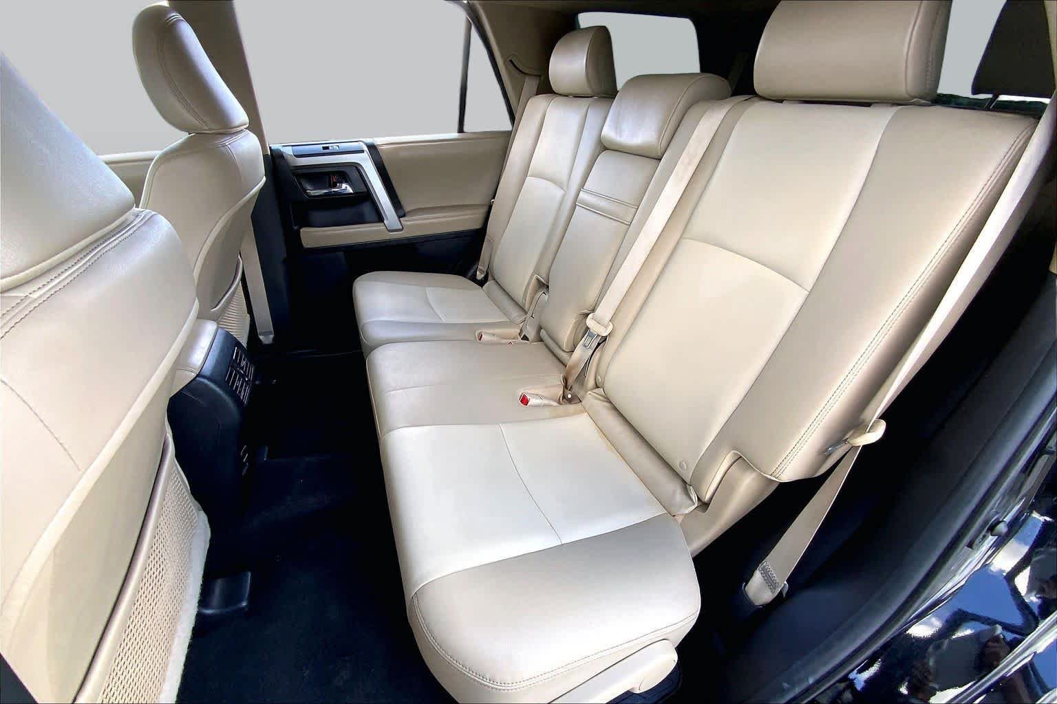 Used 2018 Midnight Black Metallic Toyota SR5 Premium image 20