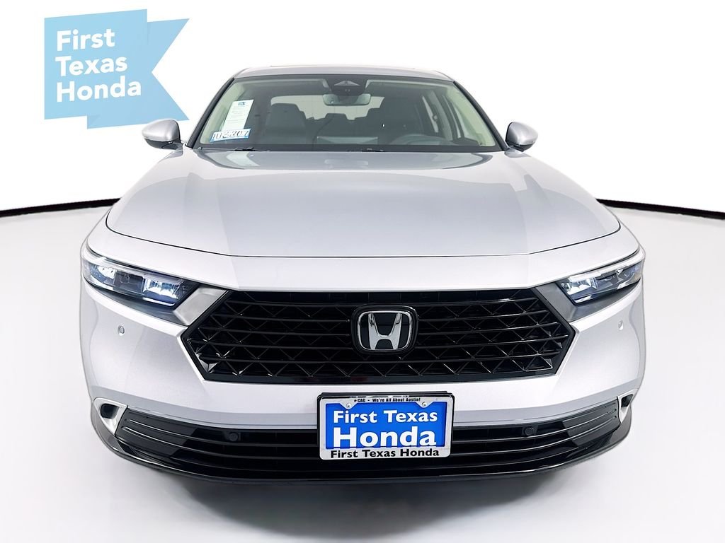 New 2026 Solar Silver Metallic Honda Touring image 2