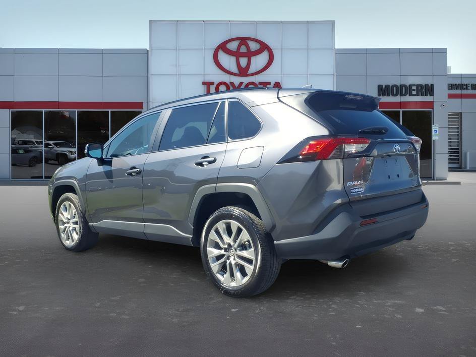 Used 2024 Magnetic Gray Metallic Toyota XLE Premium image 3