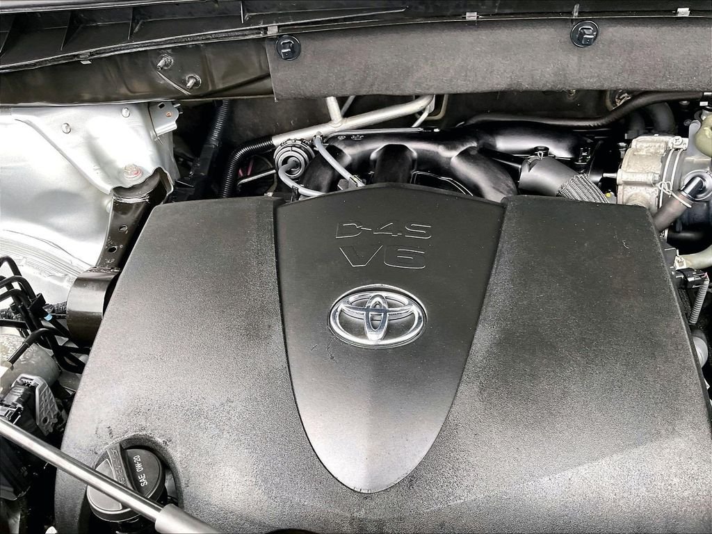 Used 2018 Silver Toyota Limited image 30