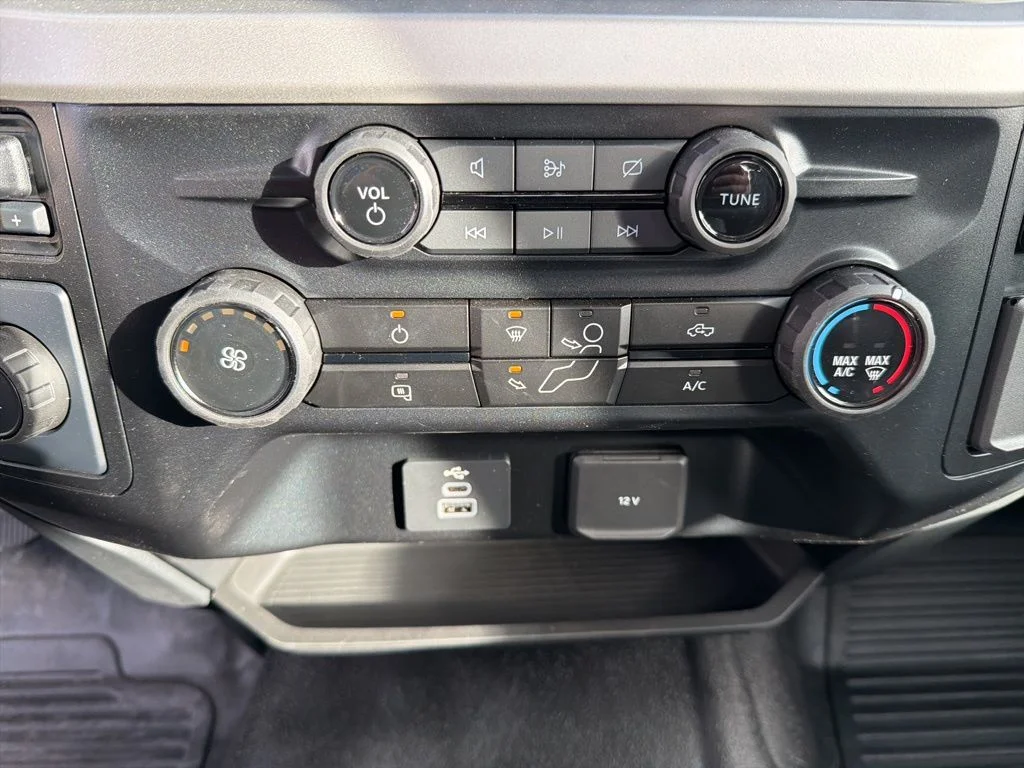 New 2024 Oxford White Ford F-550® XL image 13
