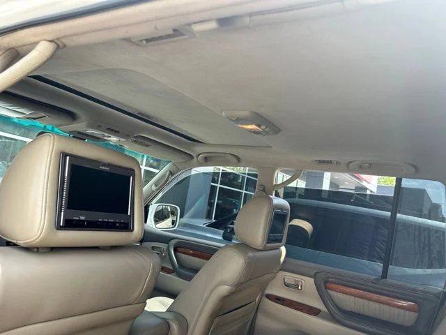 Used 2007 White Lexus 470 image 15
