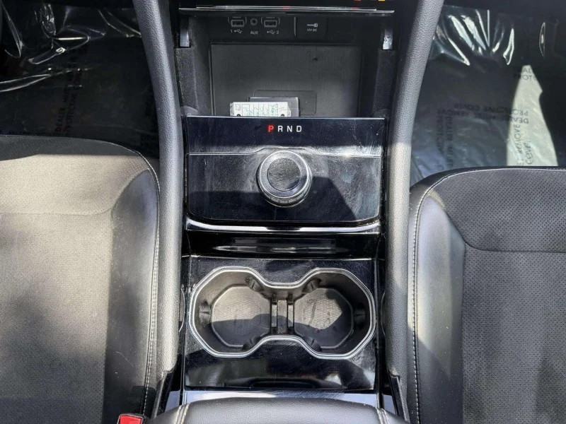 Used 2022  Jeep Laredo image 16
