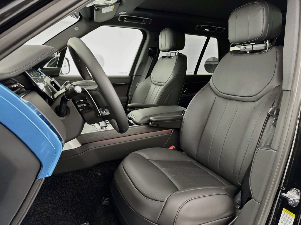 New 2027 Santorini Black Land Rover SE image 21