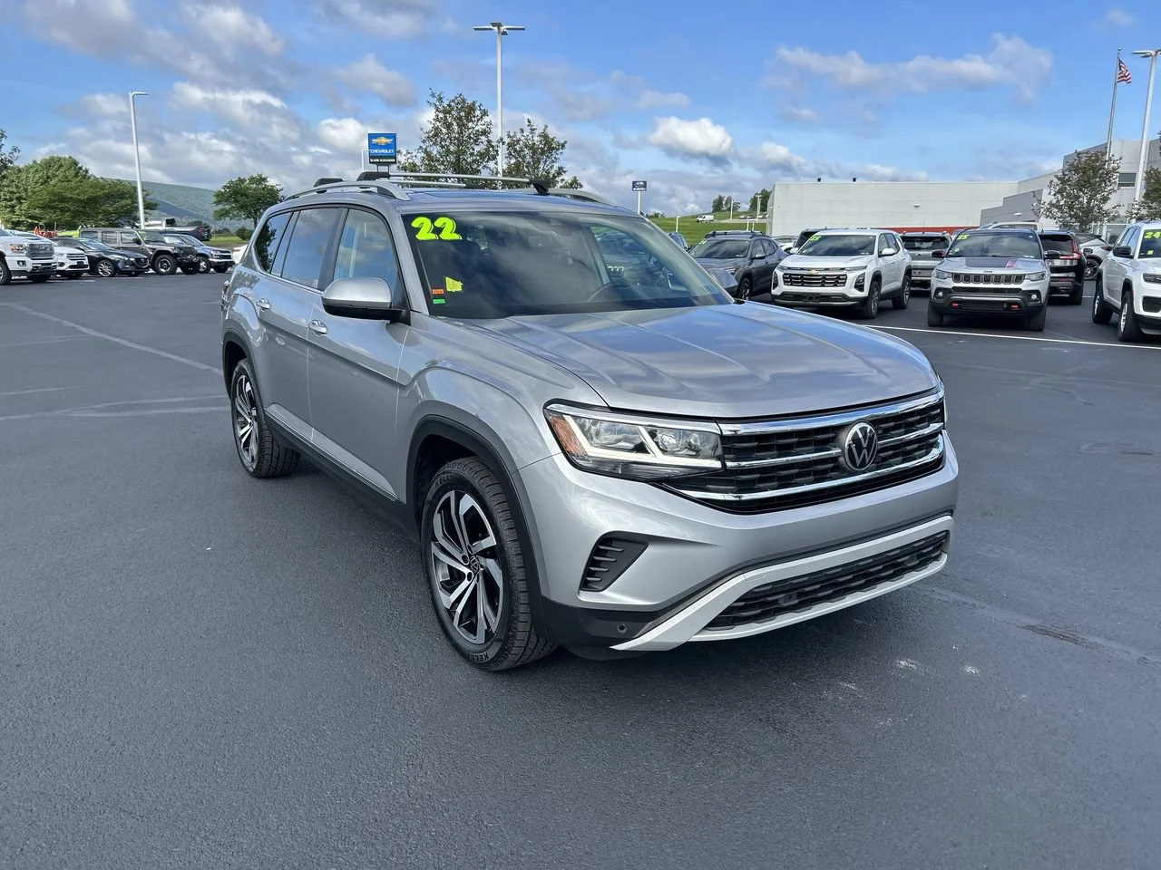 Used 2022 Gray Volkswagen 2.0T SEL image 1