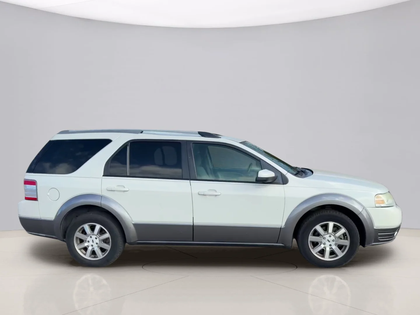 Used 2009 White Ford SEL image 6