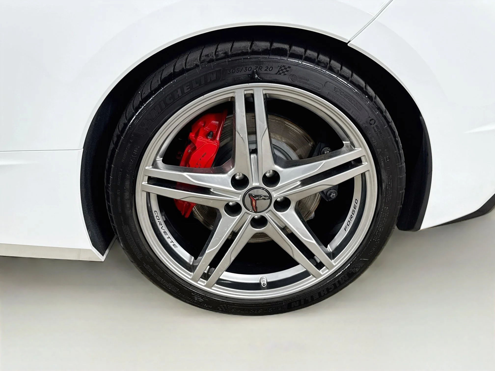 Used 2026 Arctic White Chevrolet 2LT image 30