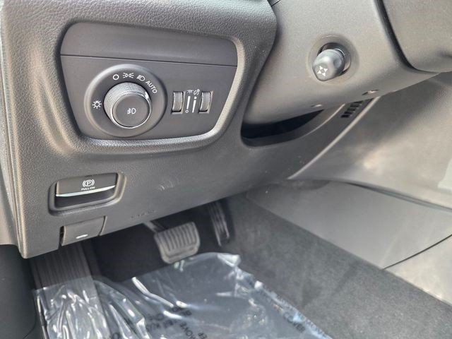 New 2026 Baltic Gray Metallic Clearcoat Jeep Limited Reserve image 23