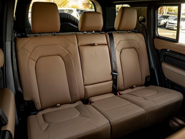 New 2026 Santorini Black Land Rover X-Dynamic SE image 33