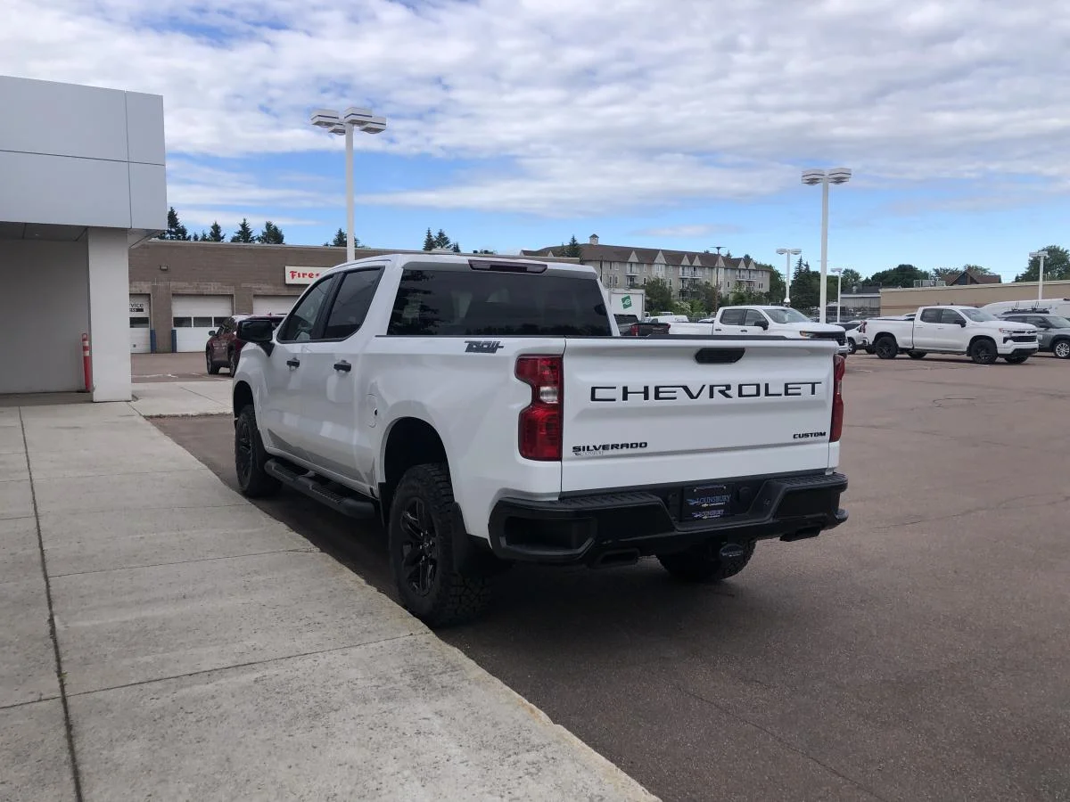 New 2026 White Chevrolet 4wd Crew Cab 147 image 5