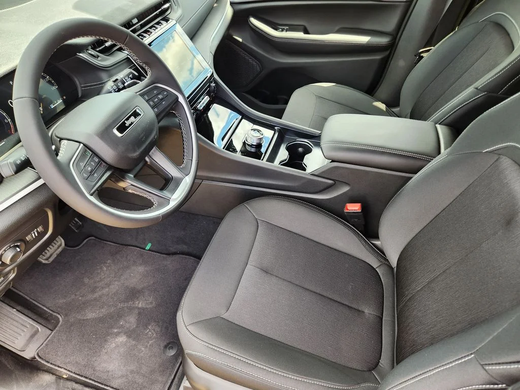New 2026 Baltic Gray Metallic Clearcoat Jeep Laredo image 9