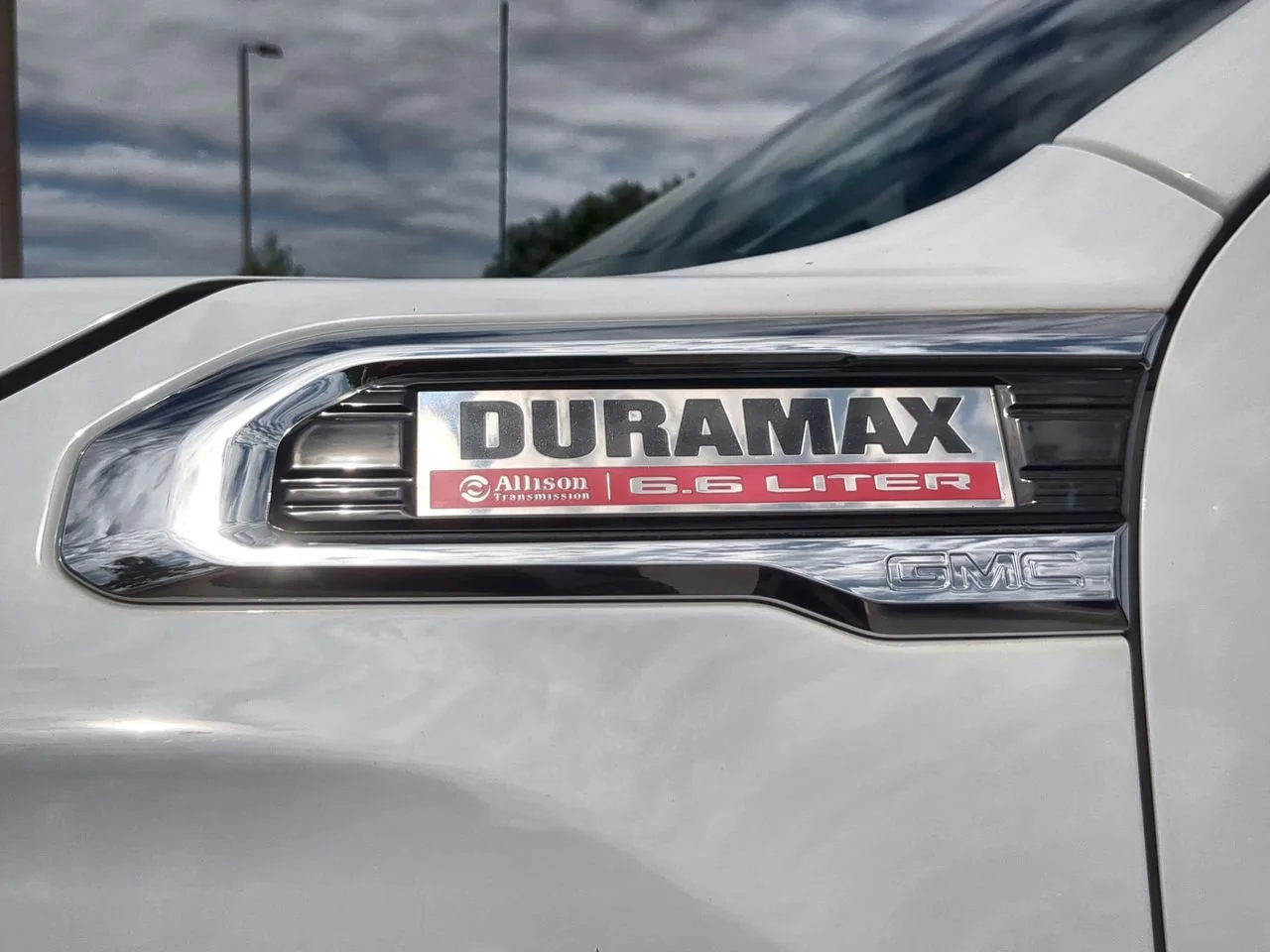 Used 2022 Summit White GMC Denali image 33
