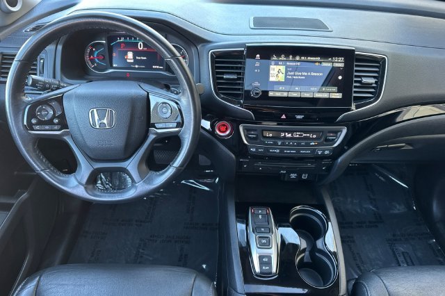Used 2020  Honda Touring image 17