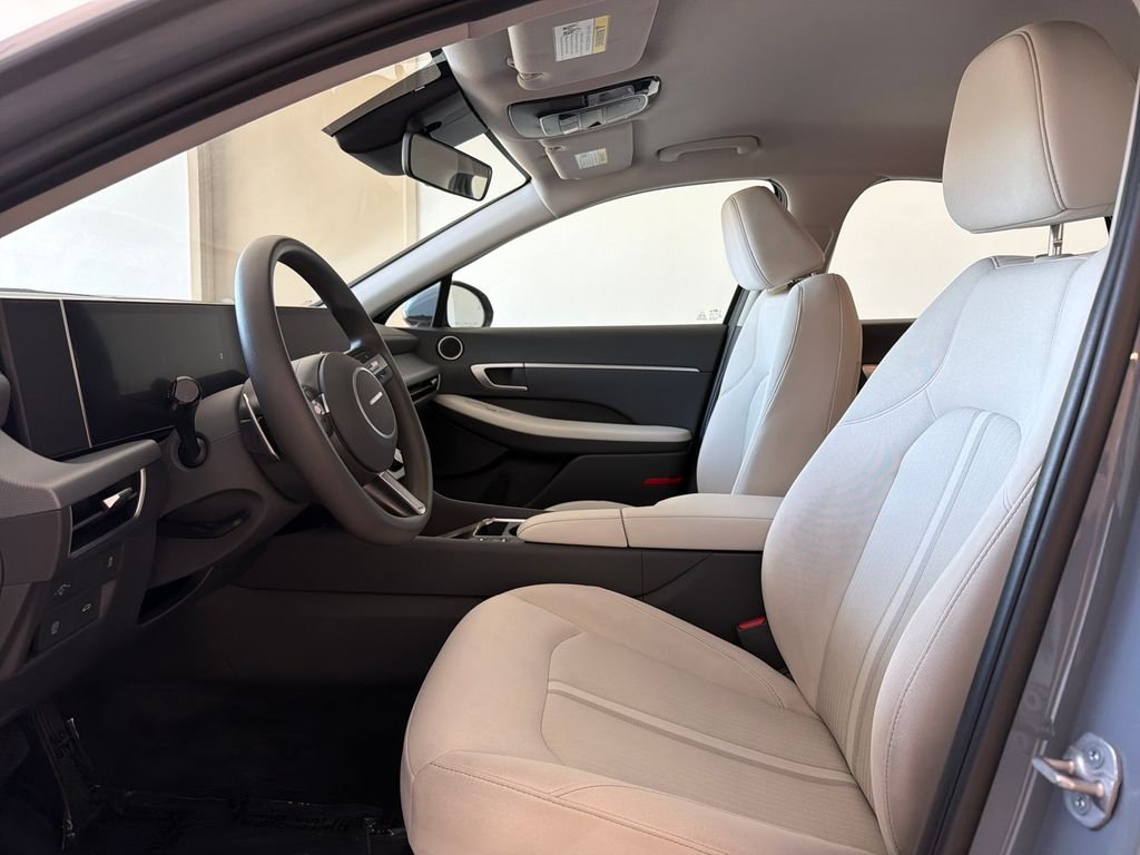 Used 2025 Blue Hyundai SEL image 14