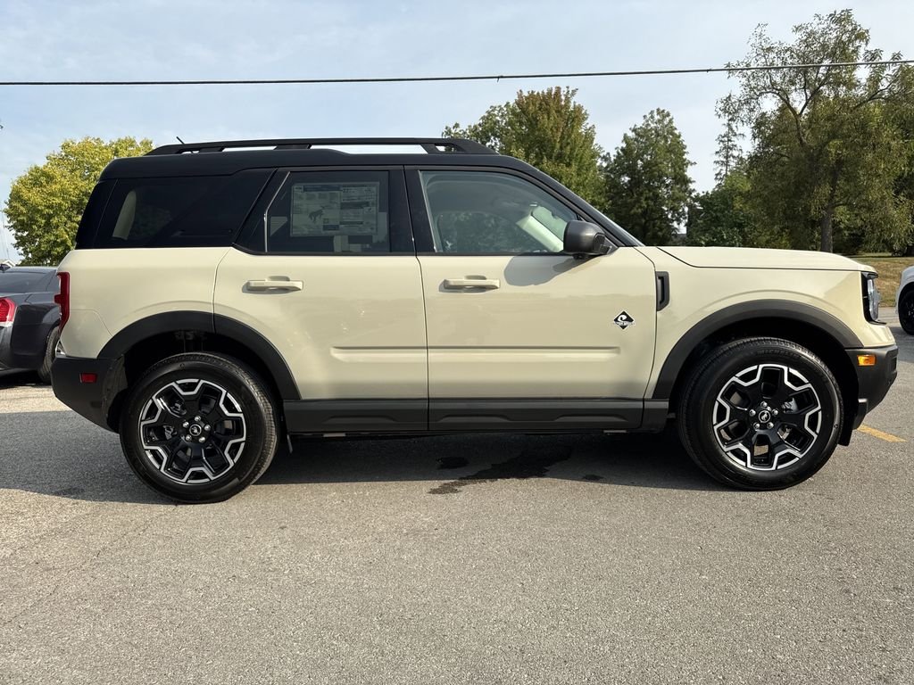 2025 Ford Bronco Sport Outer Banks photo 4
