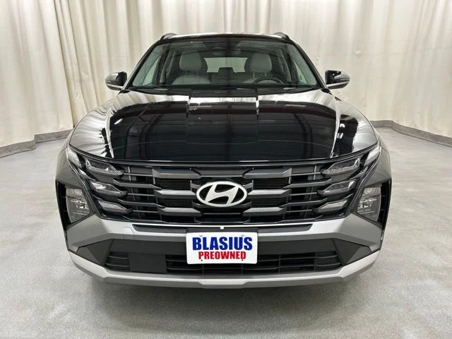 Used 2025 Black Hyundai SEL Convenience image 26
