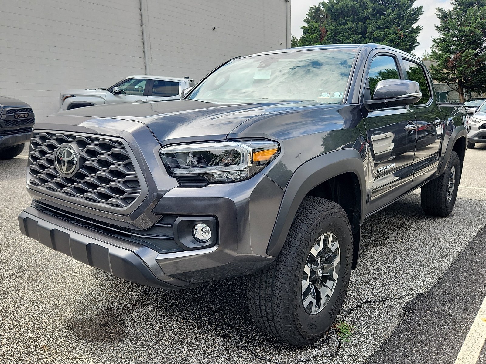Used 2023 Magnetic Gray Metallic   1G3 Toyota SR5 image 2