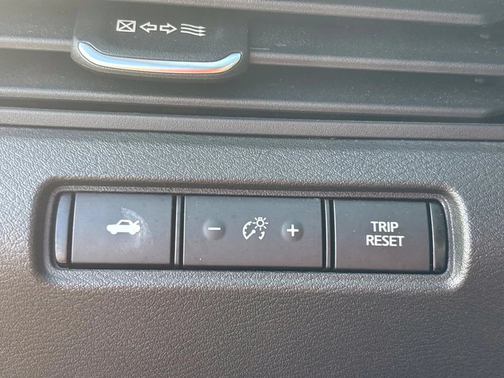 Used 2019 Black Nissan 2.5 S image 18
