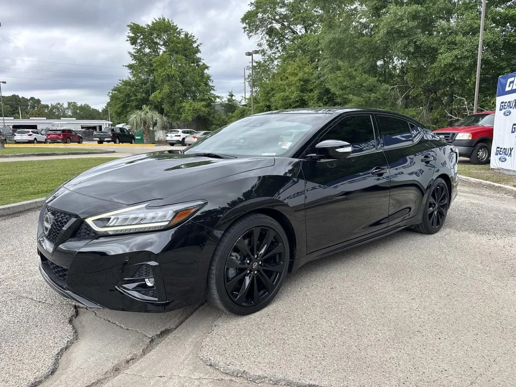 Used 2023 Black Nissan SR image 5