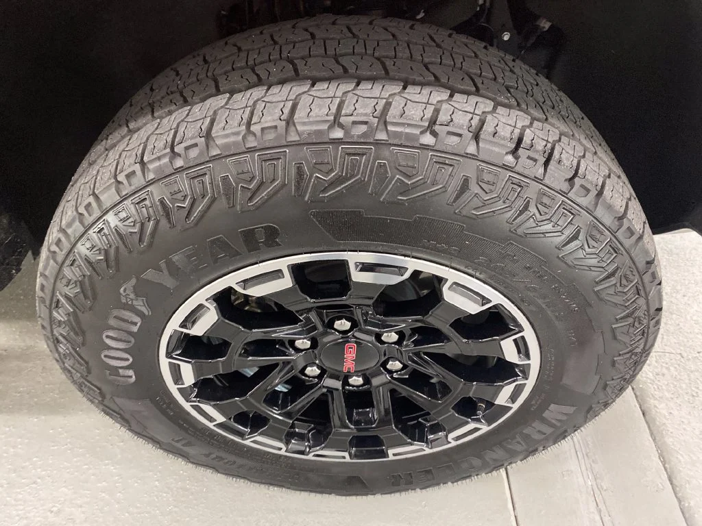 Used 2026 Volcanic Red Tintcoat GMC AT4 image 4