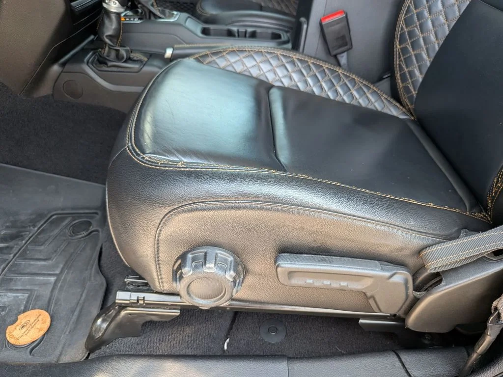Used 2021 Black Jeep Overland image 15