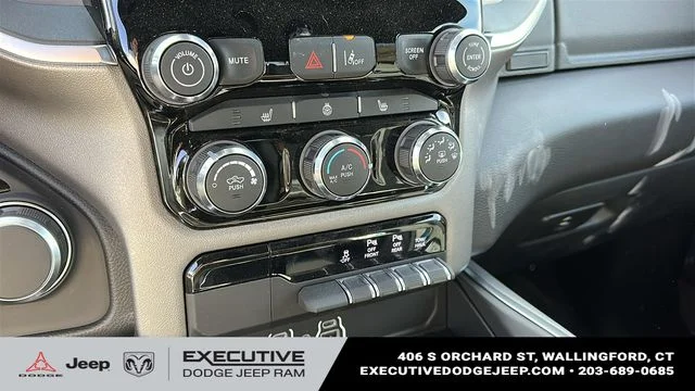 New 2026 Diamond Black Crystal Pearl-Coat Exterior Paint RAM Big Horn/Lone Star image 16