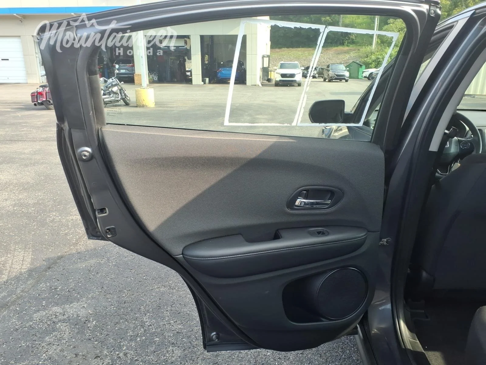Used 2022 Modern Steel Metallic Honda LX image 15