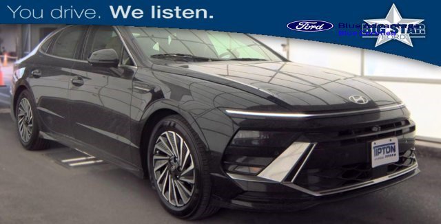 Used 2024 Onyx Black Hyundai Limited image 1