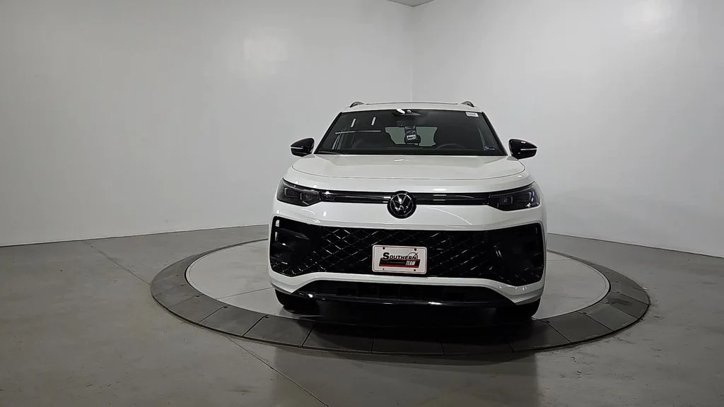 New 2026 White/off-white Volkswagen 2.0T SE R-Line Black image 4