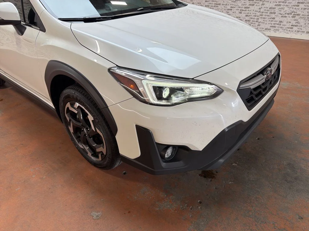 Used 2022 White Subaru Limited image 9